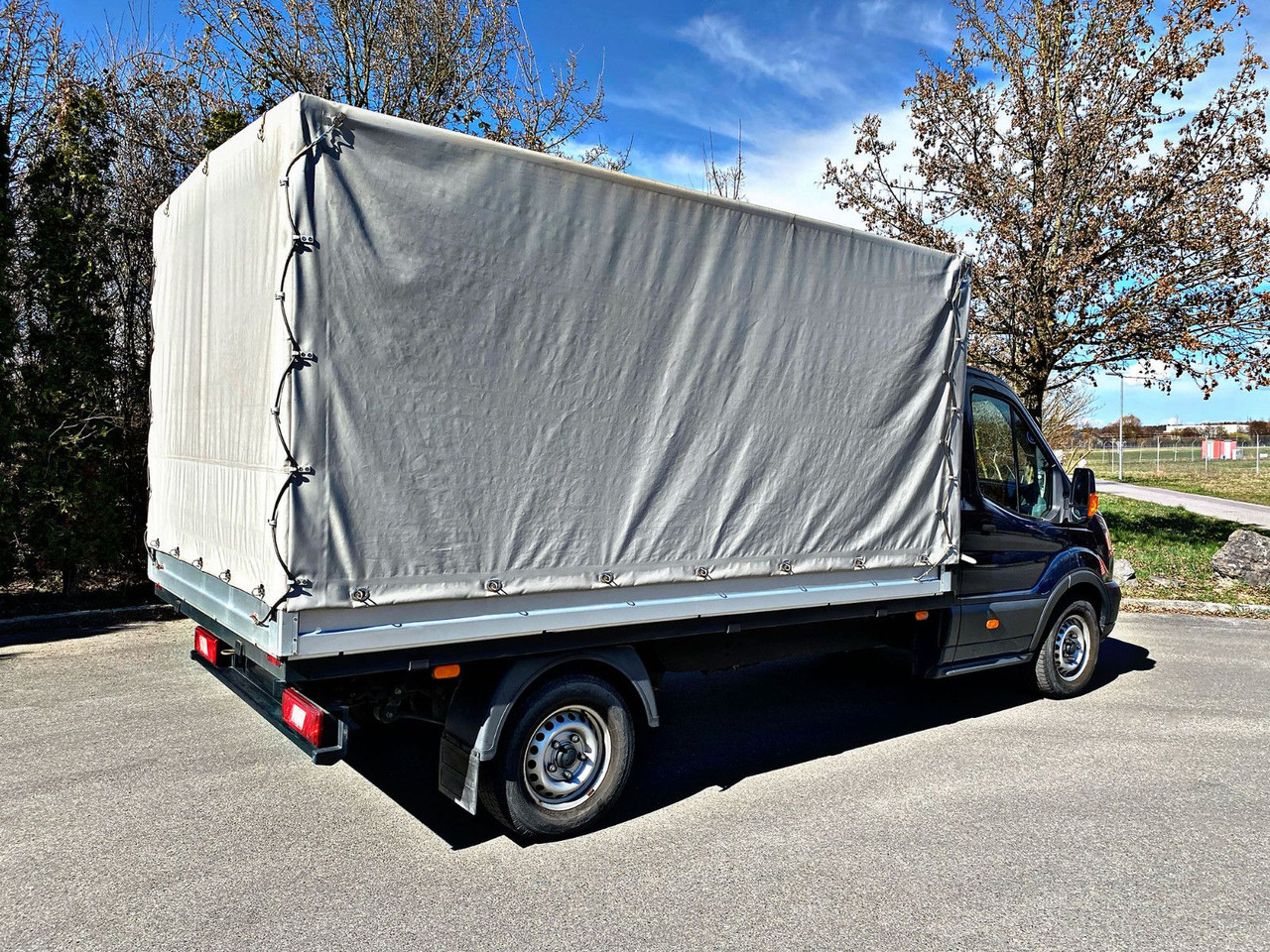 Ford Pritsche Plane L3 Einzelkabine|4x4|Standheizung - כלי רכב מסחרי עם וילונות צד: תמונה 3 Ford Pritsche Plane L3 Einzelkabine|4x4|Standheizung - כלי רכב מסחרי עם וילונות צד: תמונה 3