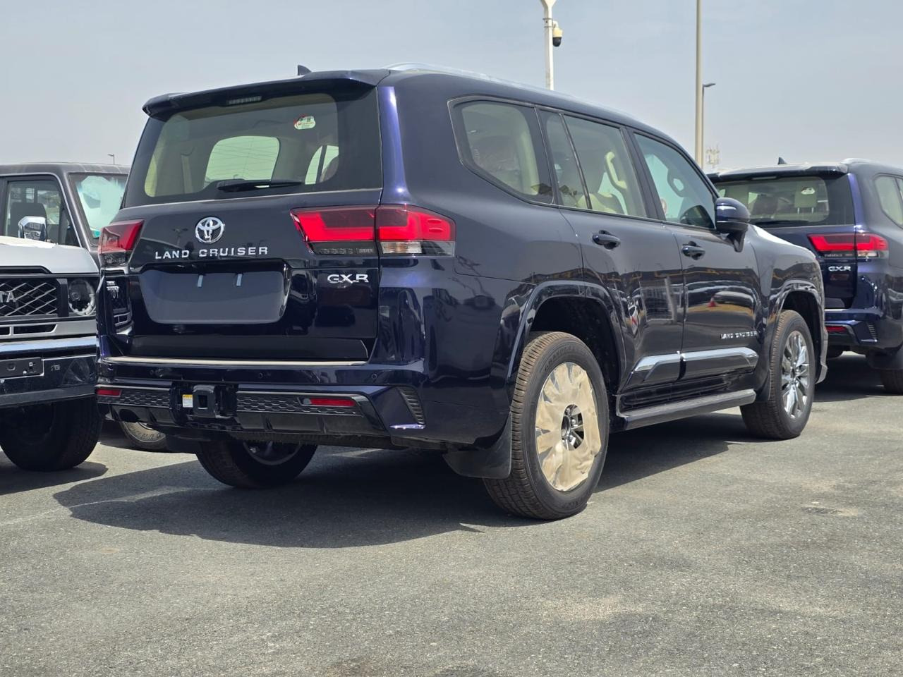 Land Cruiser GXR 3.5L Twin Turbo - מכונית: תמונה 2 Land Cruiser GXR 3.5L Twin Turbo - מכונית: תמונה 2