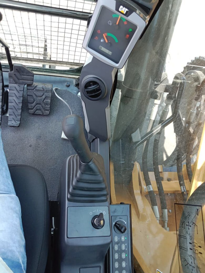 New Caterpillar 320D3GC tracked excavator - מחפר סורק: תמונה 5 New Caterpillar 320D3GC tracked excavator - מחפר סורק: תמונה 5