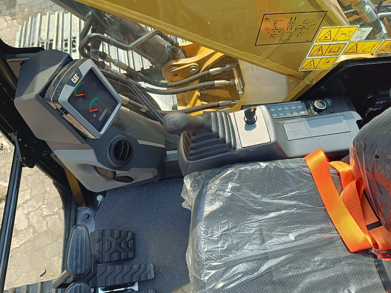 New Caterpillar 320D3GC tracked excavator - מחפר סורק: תמונה 4 New Caterpillar 320D3GC tracked excavator - מחפר סורק: תמונה 4