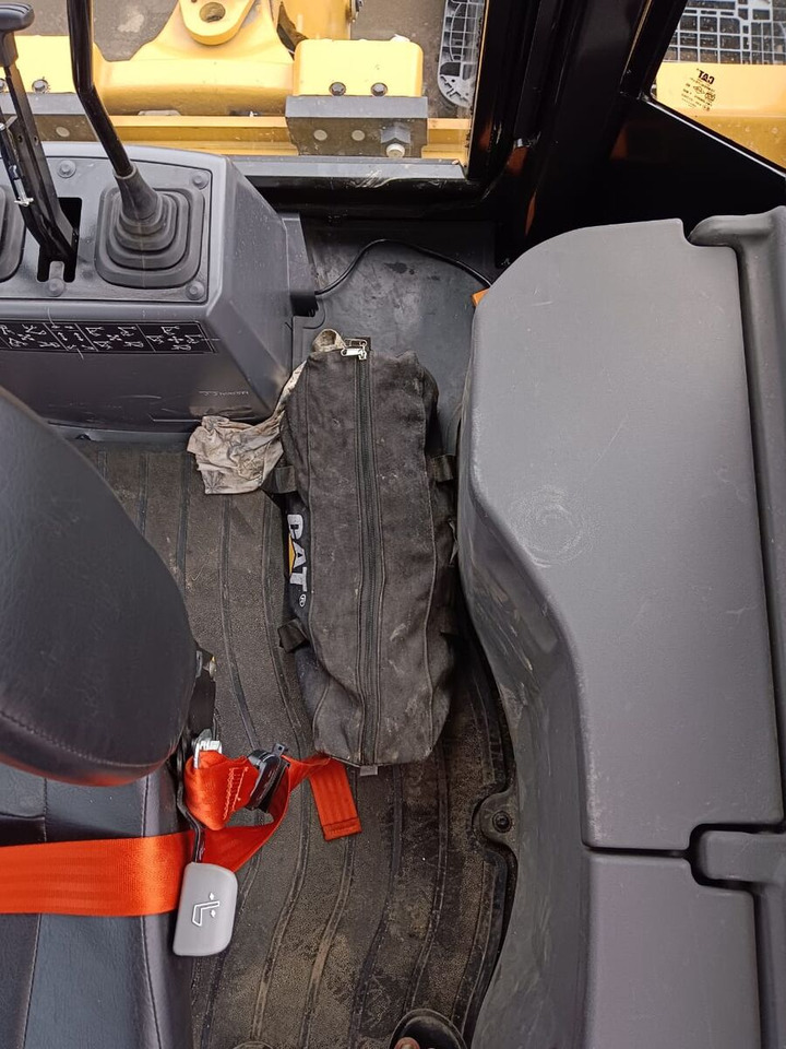 New Caterpillar 424 backhoe loader - מחפרון: תמונה 2 New Caterpillar 424 backhoe loader - מחפרון: תמונה 2