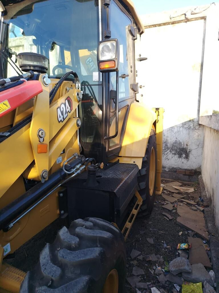 New Caterpillar 424 backhoe loader - מחפרון: תמונה 3 New Caterpillar 424 backhoe loader - מחפרון: תמונה 3