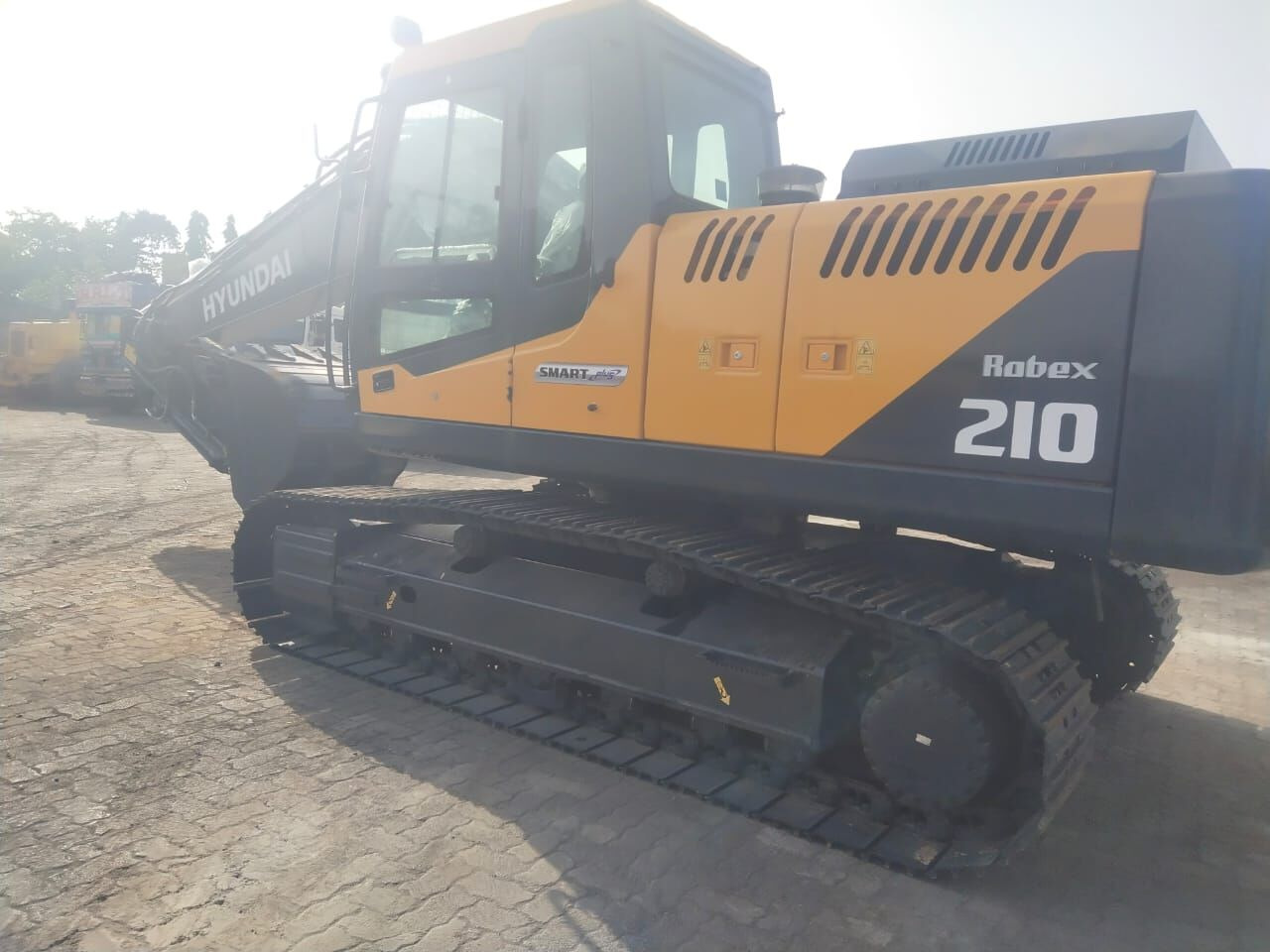 New Hyundai R210 tracked excavator - מחפר סורק: תמונה 4 New Hyundai R210 tracked excavator - מחפר סורק: תמונה 4