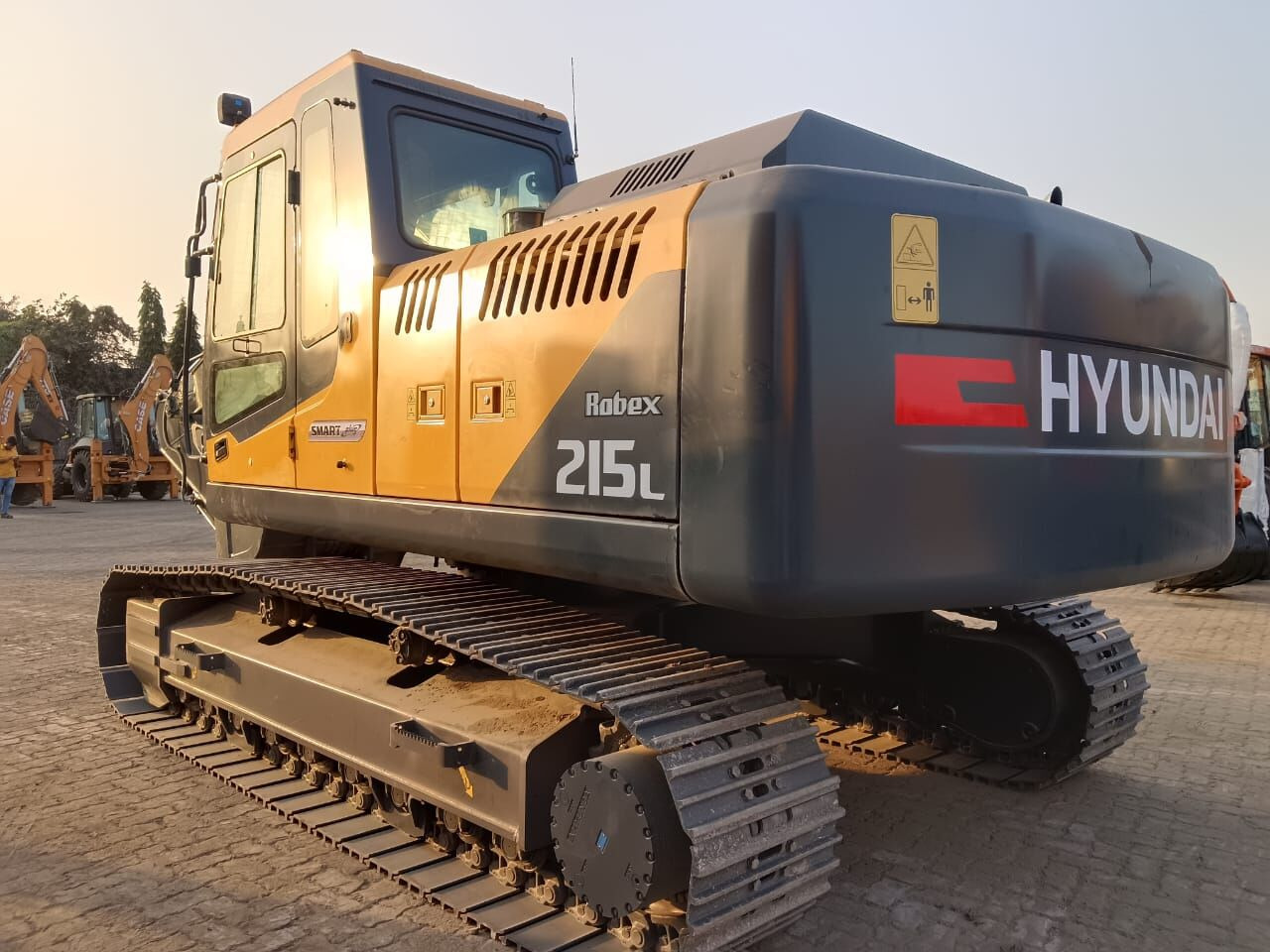 New Hyundai R215L tracked excavator - מחפר סורק: תמונה 4 New Hyundai R215L tracked excavator - מחפר סורק: תמונה 4