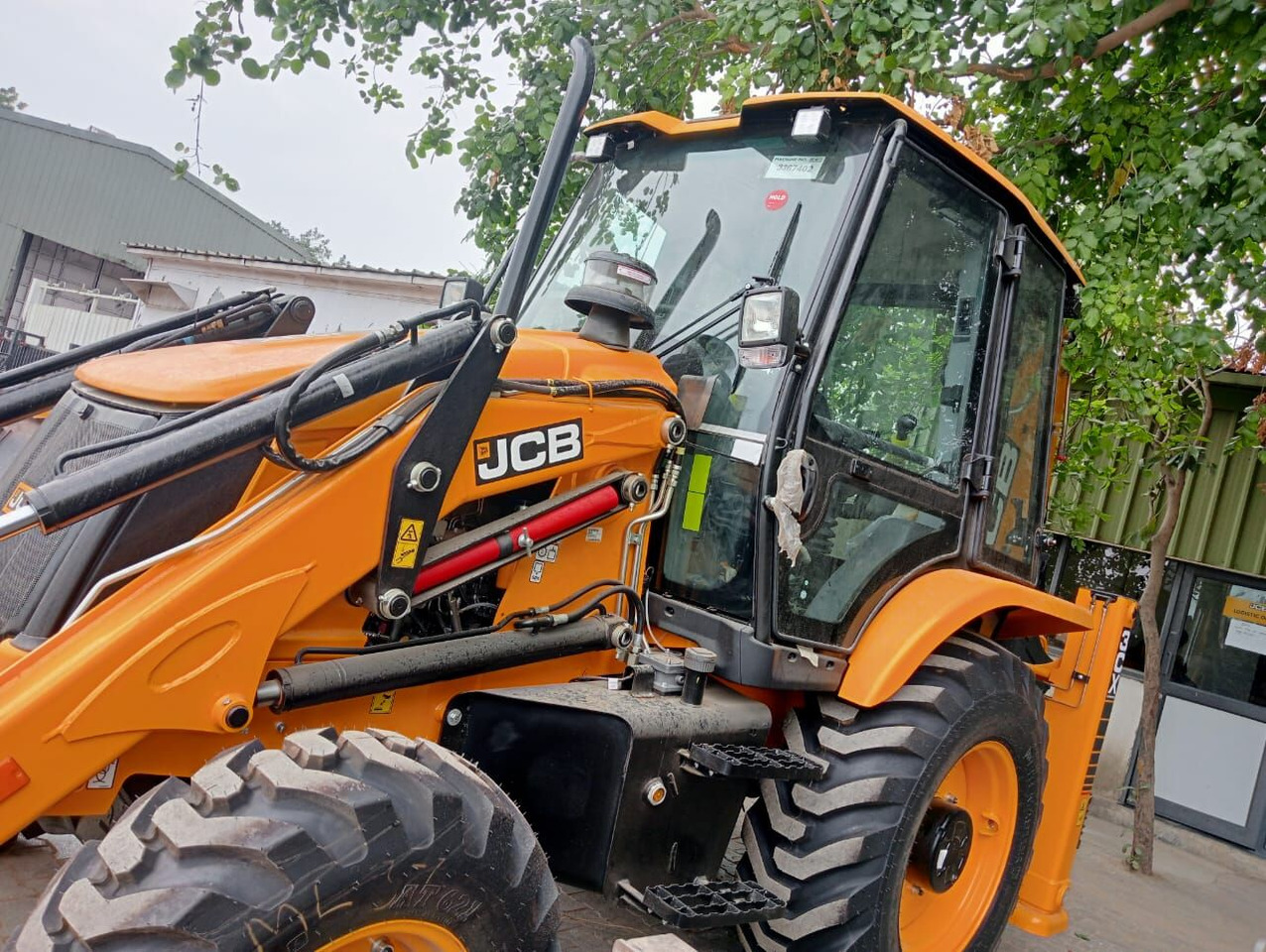 New JCB 3CX backhoe loader - מחפרון: תמונה 2 New JCB 3CX backhoe loader - מחפרון: תמונה 2