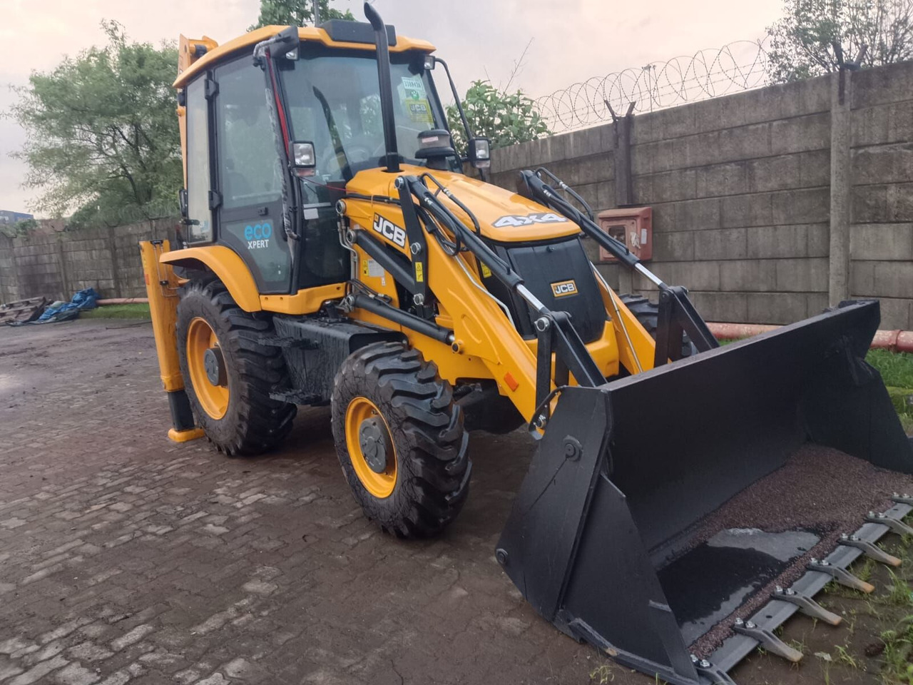 New JCB 3DX backhoe loader - מחפרון: תמונה 2 New JCB 3DX backhoe loader - מחפרון: תמונה 2