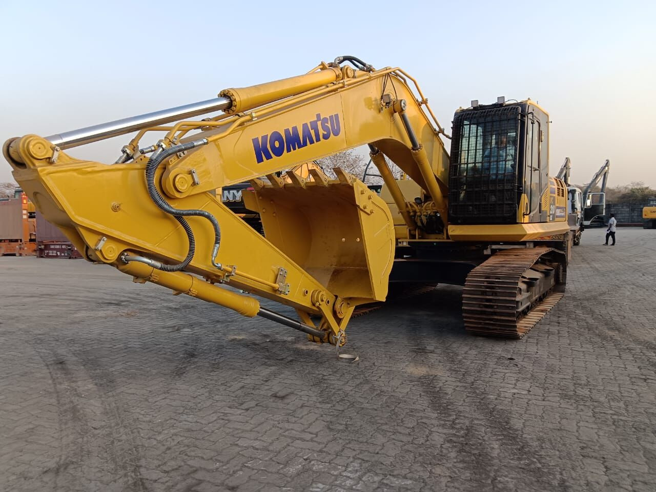 New Komatsu PC210 tracked excavator - מחפר סורק: תמונה 5 New Komatsu PC210 tracked excavator - מחפר סורק: תמונה 5