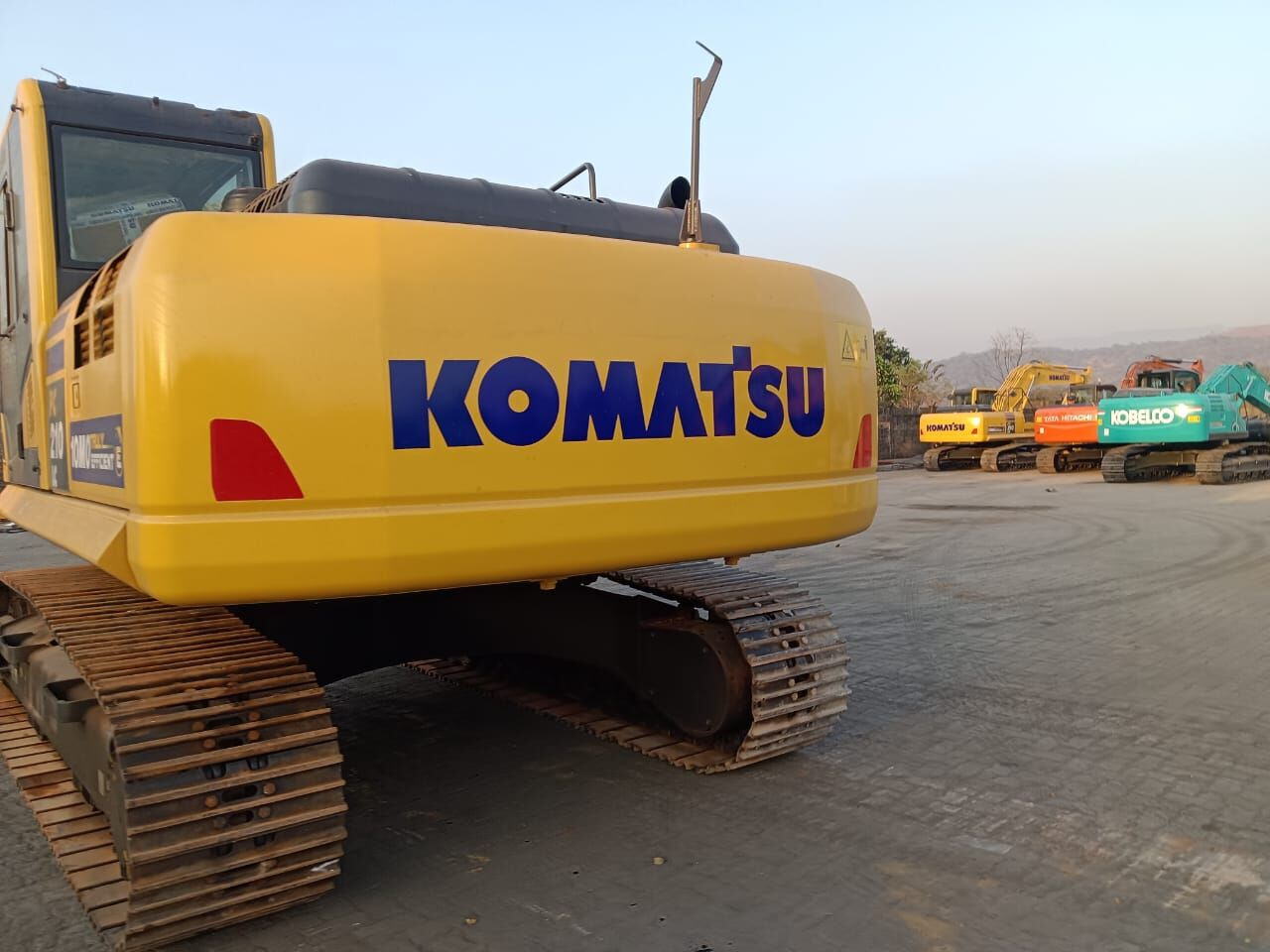 New Komatsu PC210 tracked excavator - מחפר סורק: תמונה 3 New Komatsu PC210 tracked excavator - מחפר סורק: תמונה 3