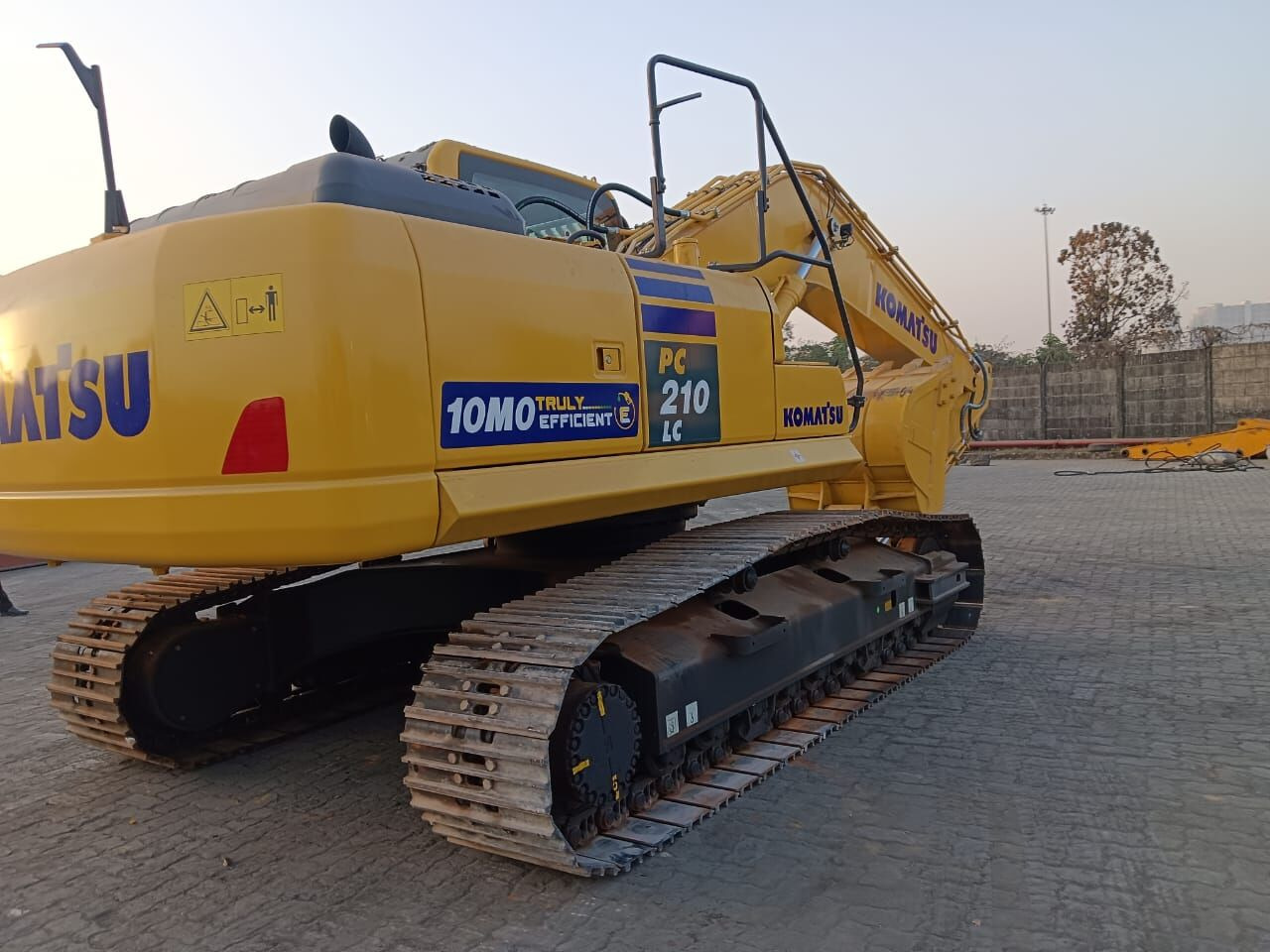 New Komatsu PC210 tracked excavator - מחפר סורק: תמונה 2 New Komatsu PC210 tracked excavator - מחפר סורק: תמונה 2