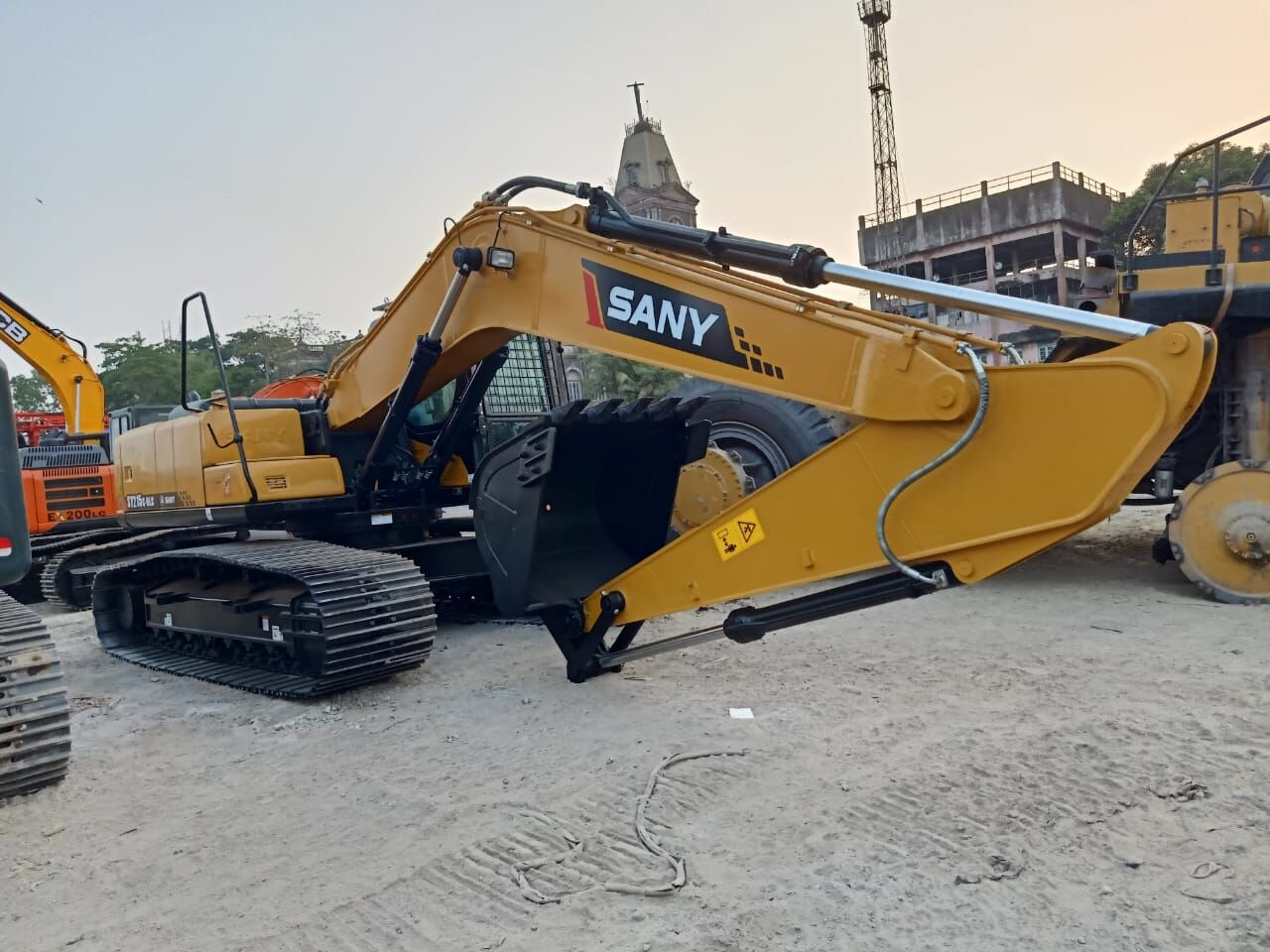 New Sany SY 215 MITSUBISHI ENGINE tracked excavator - מחפר סורק: תמונה 4 New Sany SY 215 MITSUBISHI ENGINE tracked excavator - מחפר סורק: תמונה 4
