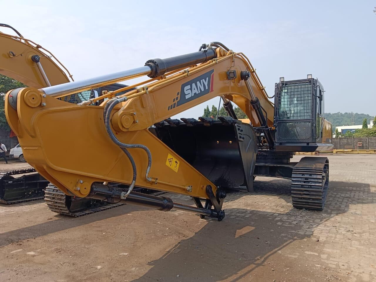New Sany SY 350 tracked excavator - מחפר סורק: תמונה 1 New Sany SY 350 tracked excavator - מחפר סורק: תמונה 1