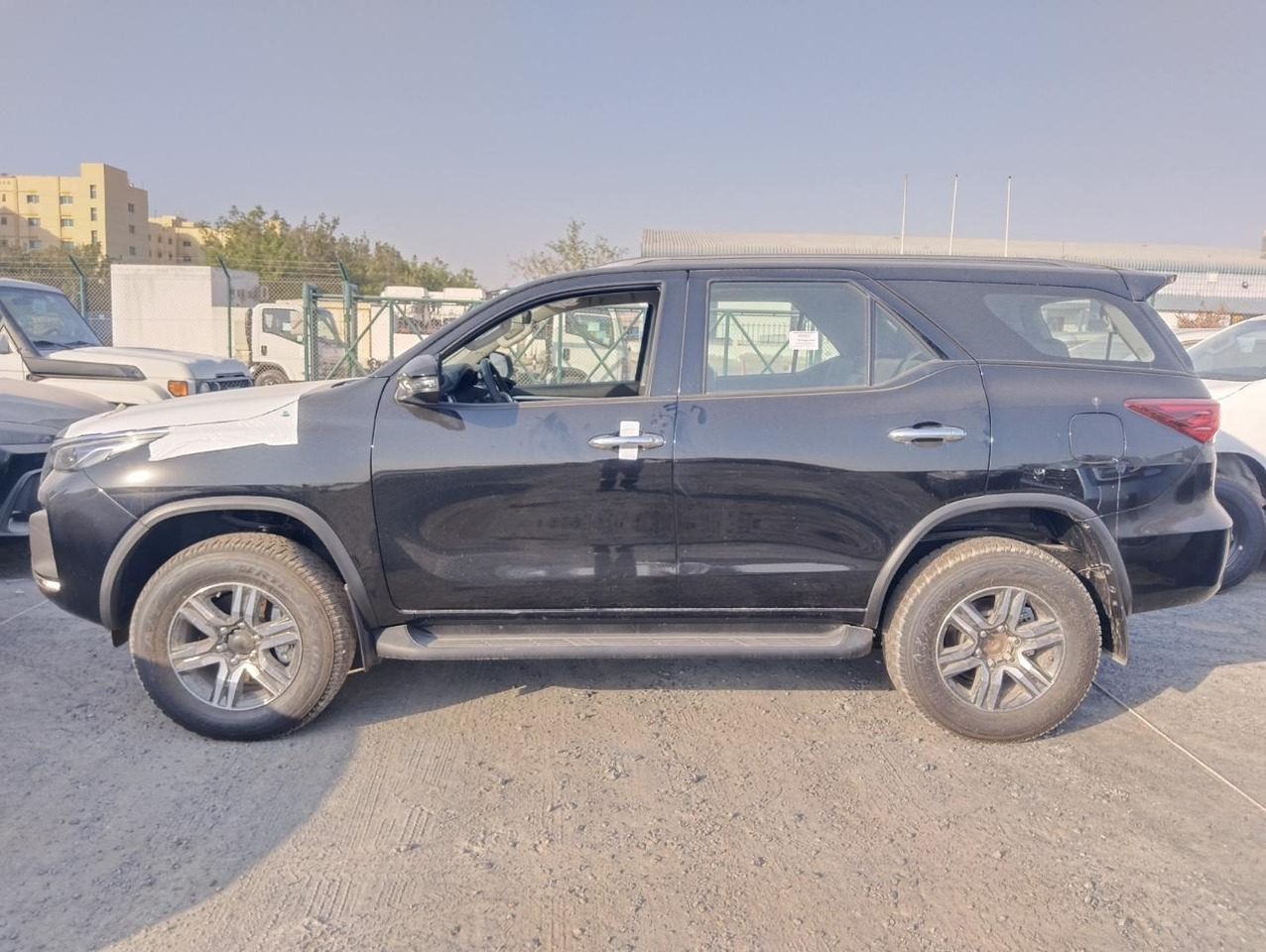 TOYOTA 2.4L SR5 Comfort 4WD - מכונית: תמונה 3 TOYOTA 2.4L SR5 Comfort 4WD - מכונית: תמונה 3