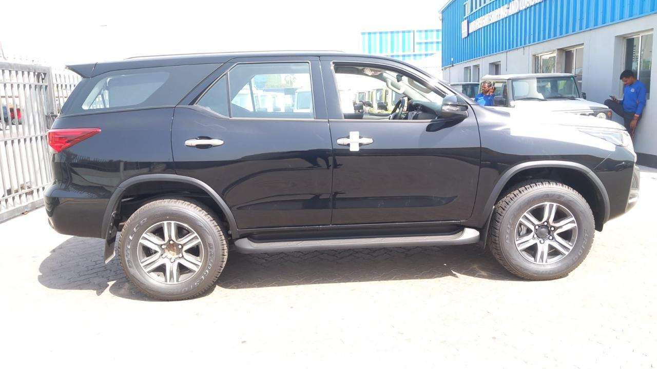 TOYOTA 2.7L SR5 - מכונית: תמונה 1 TOYOTA 2.7L SR5 - מכונית: תמונה 1