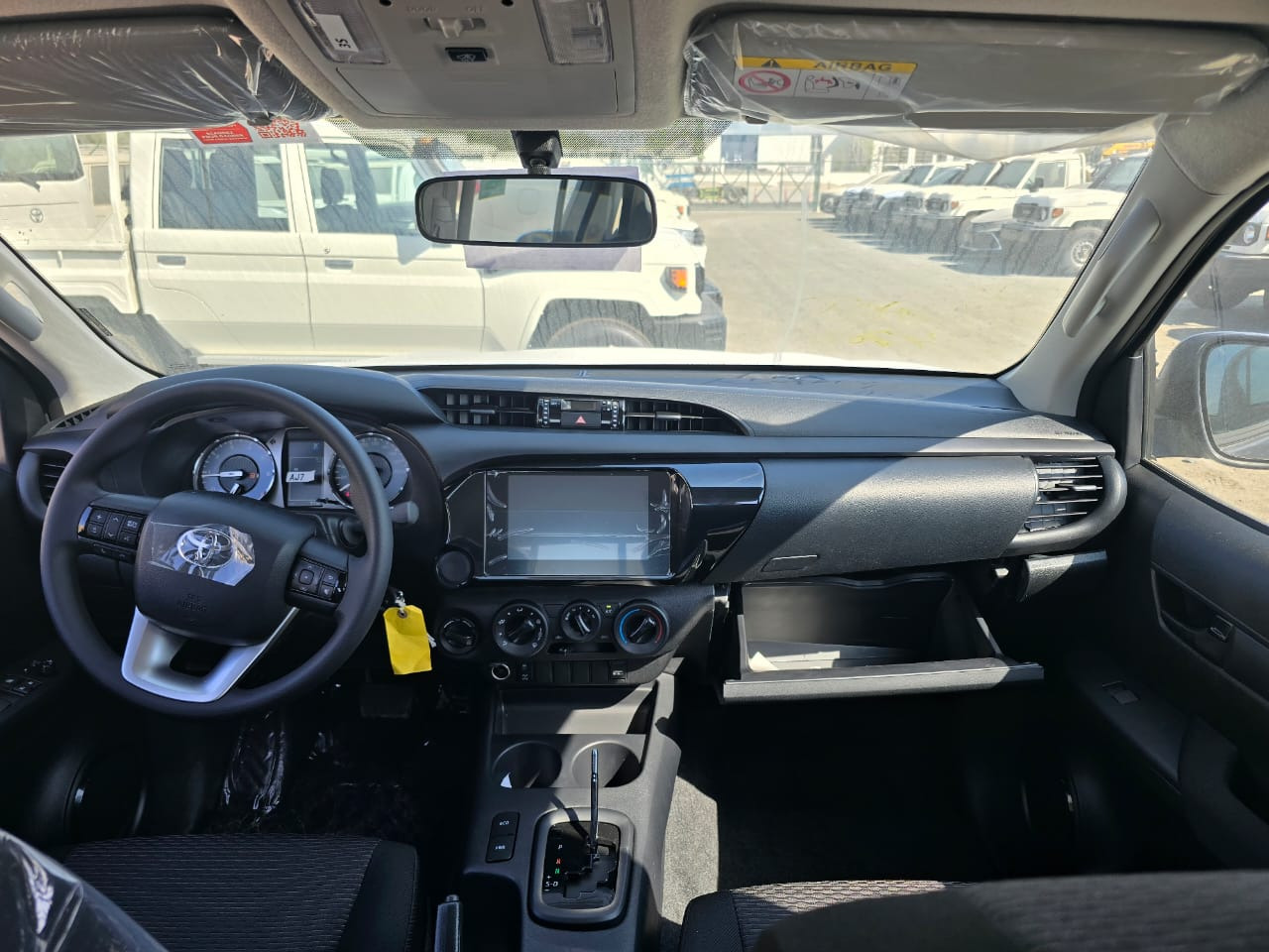 TOYOTA HILUX ACTIVE DOUBLE CAB - טנדר, כלי רכב מסחרי קומבי: תמונה 4 TOYOTA HILUX ACTIVE DOUBLE CAB - טנדר, כלי רכב מסחרי קומבי: תמונה 4