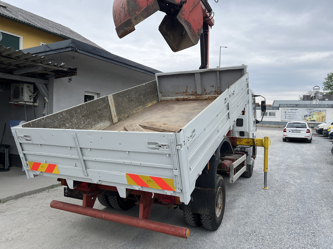 IVECO EUROCARGO 75E15 Kipper mit Kran - מזהיר, משאית מנוף: תמונה 4 IVECO EUROCARGO 75E15 Kipper mit Kran - מזהיר, משאית מנוף: תמונה 4