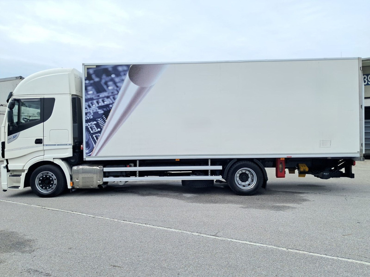 Iveco Stralis 460 Kühlkoffer | LBW | Klima | Retar - משאית קירור: תמונה 4 Iveco Stralis 460 Kühlkoffer | LBW | Klima | Retar - משאית קירור: תמונה 4