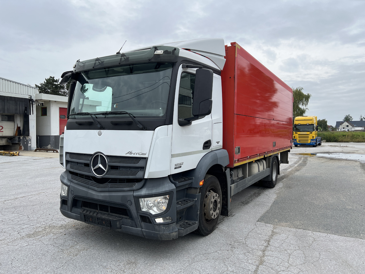 MERCEDES-BENZ ANTOS 1832 Getränkw. LBW | Klima | EURO 6 - משאית משקאות: תמונה 1 MERCEDES-BENZ ANTOS 1832 Getränkw. LBW | Klima | EURO 6 - משאית משקאות: תמונה 1