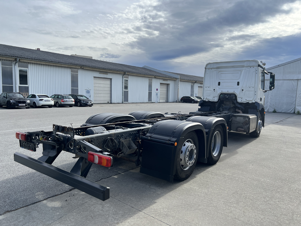 MERCEDES-BENZ Antos 25 40 | Standheizung | Klima | Liftachse - משאית עם שלדת תא: תמונה 3 MERCEDES-BENZ Antos 25 40 | Standheizung | Klima | Liftachse - משאית עם שלדת תא: תמונה 3