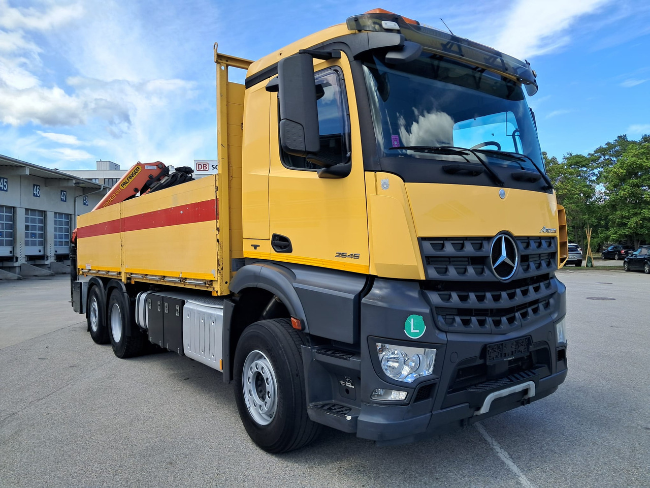MERCEDES-BENZ Arocs 2545 | Palfinger PK 22002 | Klima | Retarder | Euro 6 - משאית צד נופל/ שטוחה, משאית מנוף: תמונה 2 MERCEDES-BENZ Arocs 2545 | Palfinger PK 22002 | Klima | Retarder | Euro 6 - משאית צד נופל/ שטוחה, משאית מנוף: תמונה 2