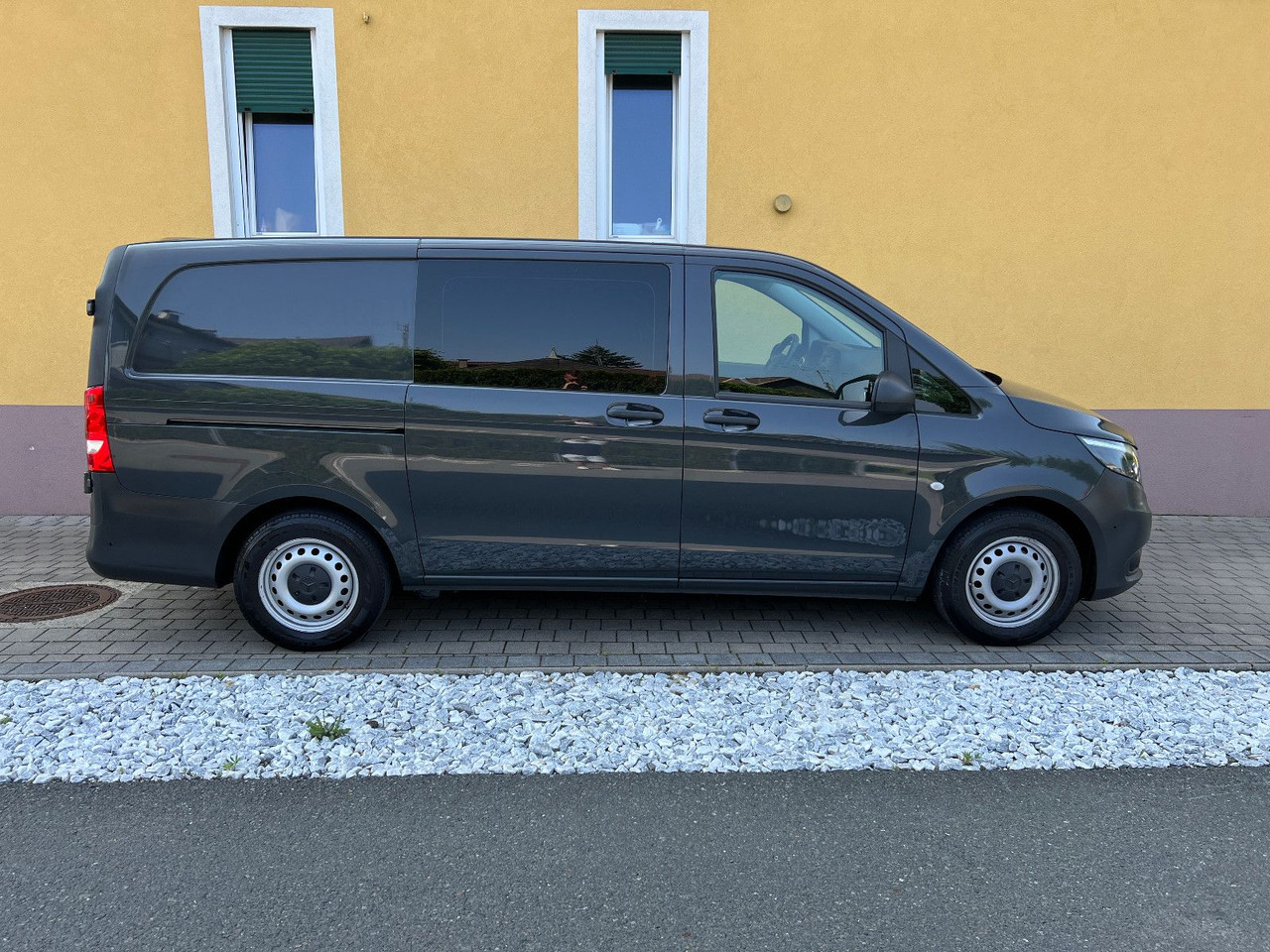 Mercedes-Benz Vito 114 lang | Klima | Schiebetür | Tempomat - כלי רכב מסחרי קומבי: תמונה 3 Mercedes-Benz Vito 114 lang | Klima | Schiebetür | Tempomat - כלי רכב מסחרי קומבי: תמונה 3