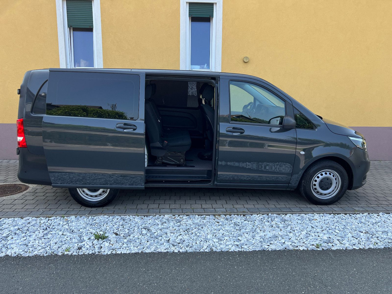 Mercedes-Benz Vito 114 lang | Klima | Schiebetür | Tempomat - כלי רכב מסחרי קומבי: תמונה 4 Mercedes-Benz Vito 114 lang | Klima | Schiebetür | Tempomat - כלי רכב מסחרי קומבי: תמונה 4