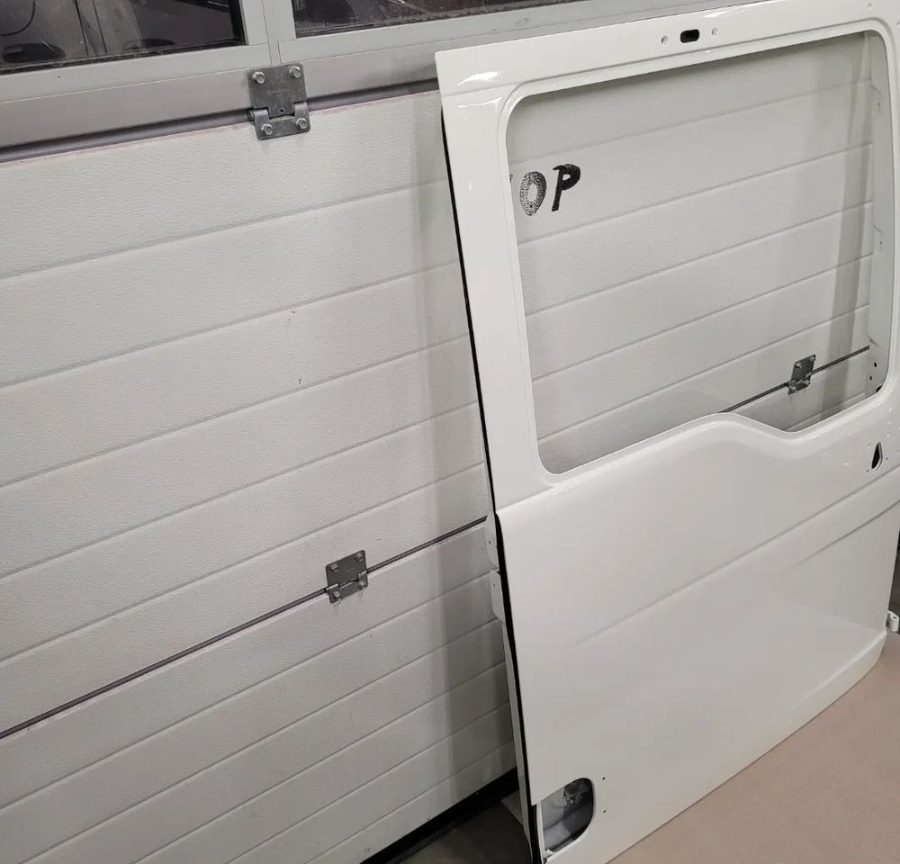 DRZWI PRAWE MAN TGX RAL 9010 ORYGINAŁ - דלת וחלקים עבור משאית: תמונה 2 DRZWI PRAWE MAN TGX RAL 9010 ORYGINAŁ - דלת וחלקים עבור משאית: תמונה 2