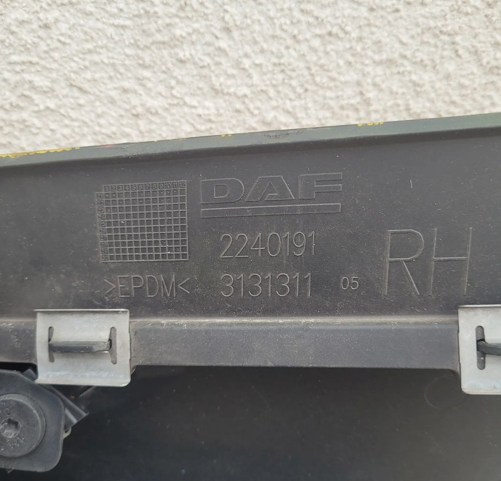 GRILL DAF XG ORYGINAŁ USZKODZONA 2311439 CHWALIM116 - גריל עבור משאית: תמונה 5 GRILL DAF XG ORYGINAŁ USZKODZONA 2311439 CHWALIM116 - גריל עבור משאית: תמונה 5