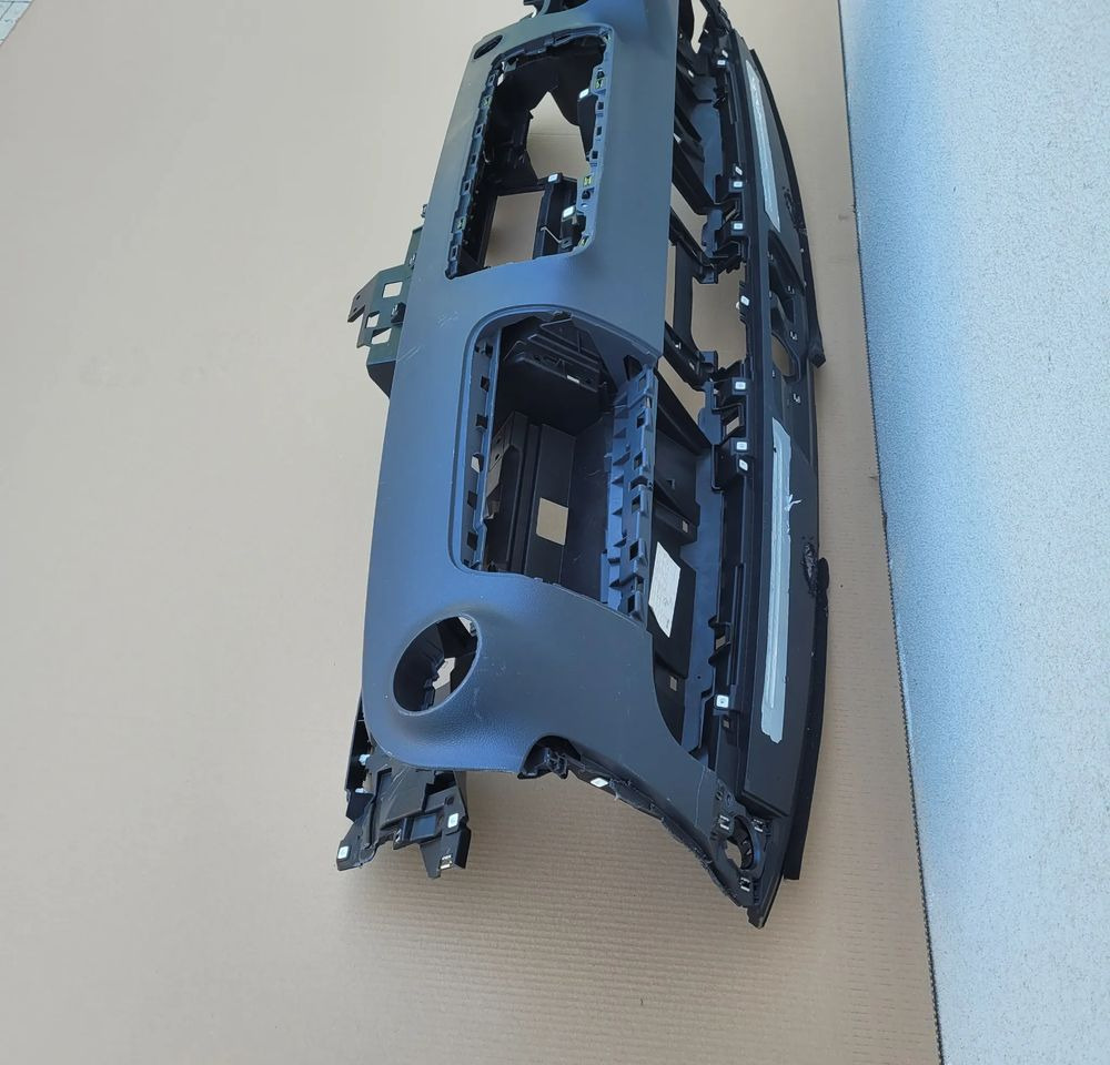 KONSOLA MERCEDES SPRINTER W910 W907 - לוח מחוונים עבור משאית: תמונה 2 KONSOLA MERCEDES SPRINTER W910 W907 - לוח מחוונים עבור משאית: תמונה 2