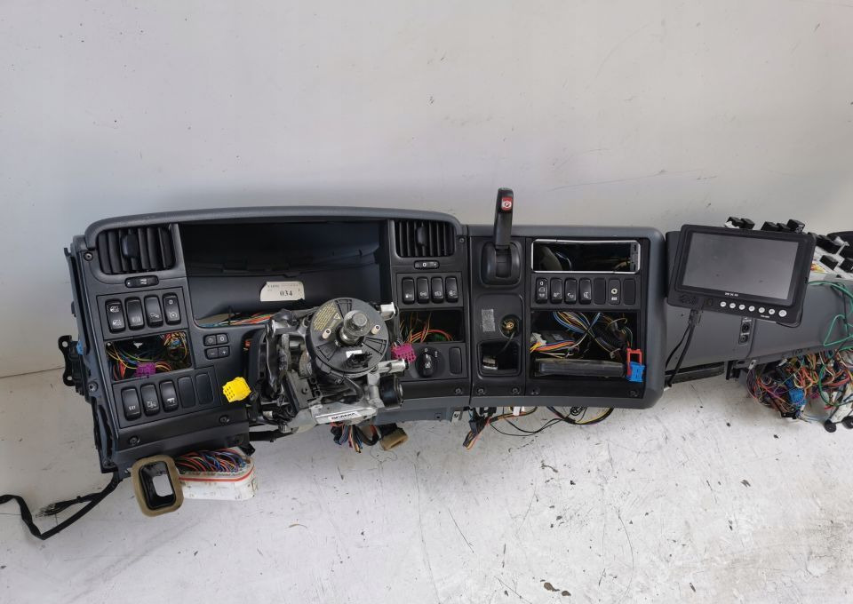 KONSOLA SCANIA R XPI G - לוח מחוונים עבור משאית: תמונה 3 KONSOLA SCANIA R XPI G - לוח מחוונים עבור משאית: תמונה 3