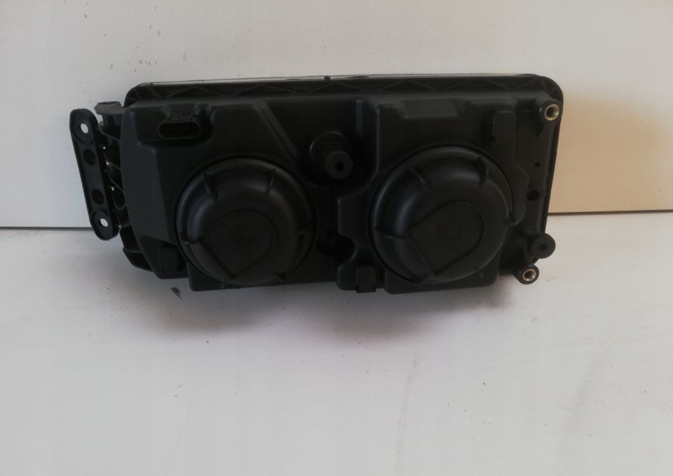 LAMPA IVECO EUROCARGO STRALIS NOWA LIFT RH - פנס קדמי עבור משאית: תמונה 2 LAMPA IVECO EUROCARGO STRALIS NOWA LIFT RH - פנס קדמי עבור משאית: תמונה 2