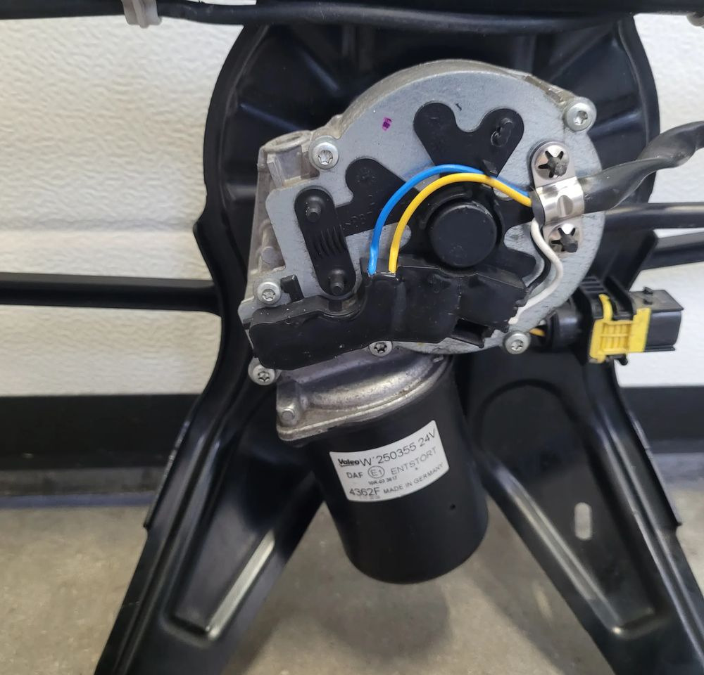 MECHANIZM WYCIERACZEK DAF XG XF NM. 2346701 SPRAWNY ORYGINAŁ CHWALIM116 - מגב עבור משאית: תמונה 5 MECHANIZM WYCIERACZEK DAF XG XF NM. 2346701 SPRAWNY ORYGINAŁ CHWALIM116 - מגב עבור משאית: תמונה 5