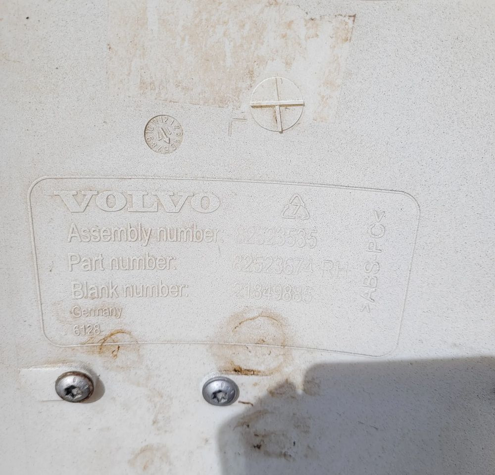 POLIK OWIEWKA VOLVO FL FE E6 ORYGINAŁ RH 82523535 CHWALIM116 - גוף וחלק חיצוני עבור משאית: תמונה 4 POLIK OWIEWKA VOLVO FL FE E6 ORYGINAŁ RH 82523535 CHWALIM116 - גוף וחלק חיצוני עבור משאית: תמונה 4