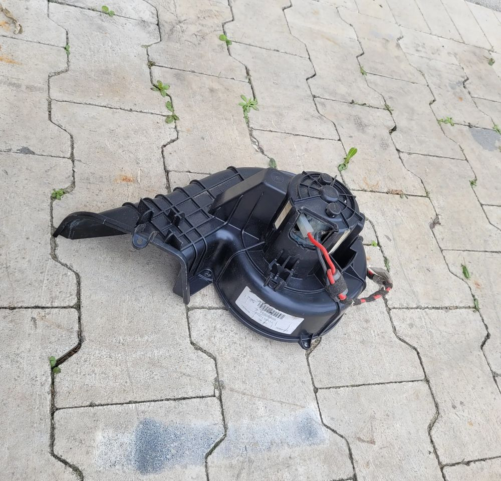 WENTYLATOR NAGRZEWNICY VOLVO FH4 ORYGINAŁ - מנוע מפוח עבור משאית: תמונה 1 WENTYLATOR NAGRZEWNICY VOLVO FH4 ORYGINAŁ - מנוע מפוח עבור משאית: תמונה 1