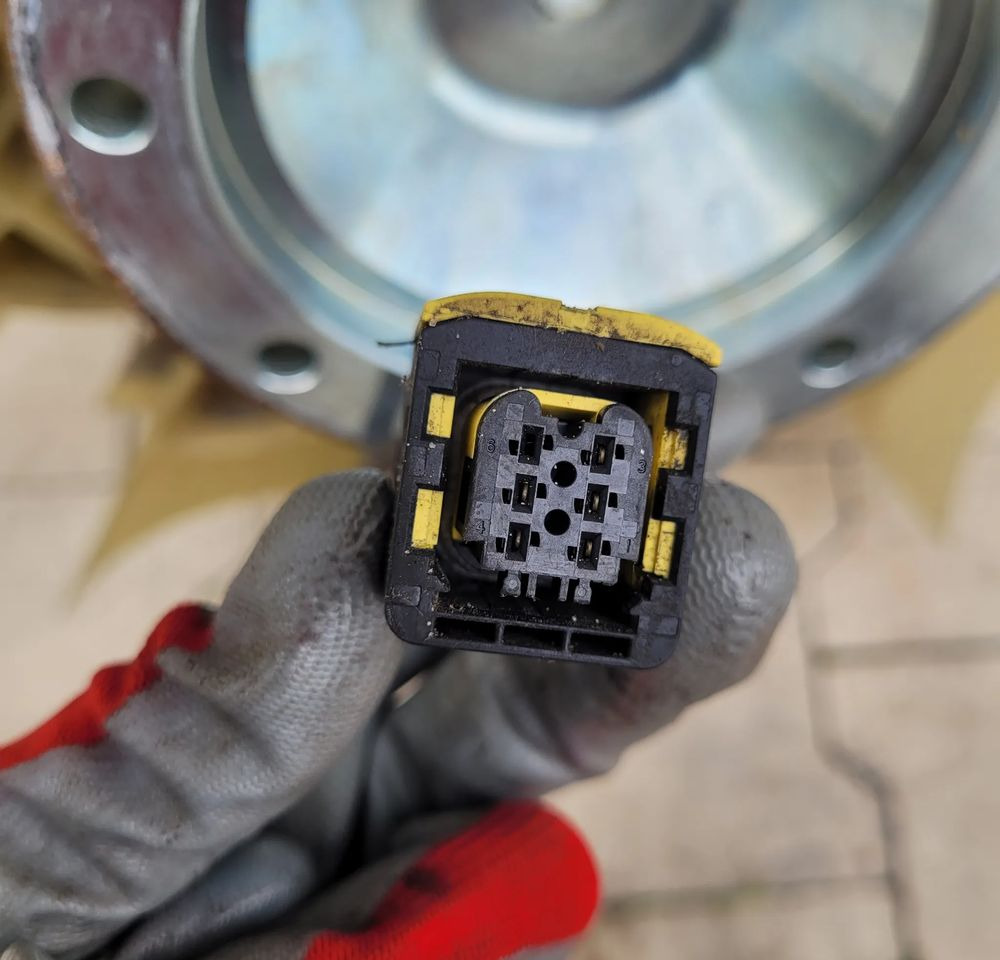 WISKO WENTYLATOR VOLVO FL OM 22866224 - מערכת חשמל עבור משאית: תמונה 3 WISKO WENTYLATOR VOLVO FL OM 22866224 - מערכת חשמל עבור משאית: תמונה 3