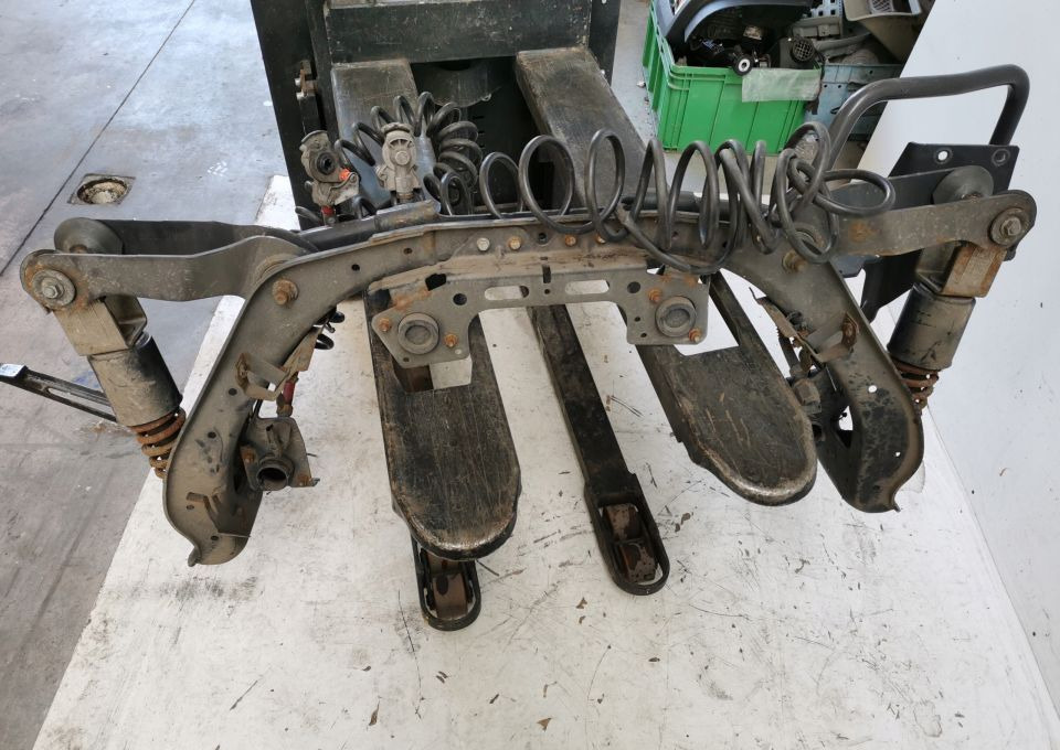 ZAWIESZENIE KABINY TYL MERCEDES ACTROS MP4 - מתלה תא עבור משאית: תמונה 1 ZAWIESZENIE KABINY TYL MERCEDES ACTROS MP4 - מתלה תא עבור משאית: תמונה 1