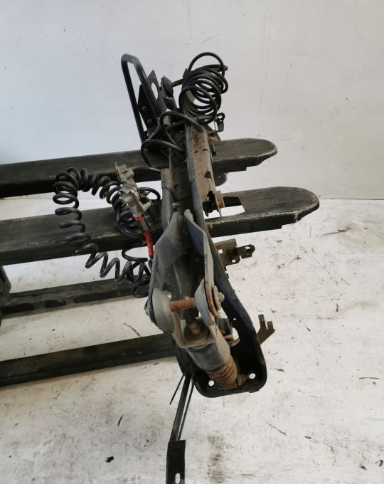 ZAWIESZENIE KABINY TYL MERCEDES ACTROS MP4 - מתלה תא עבור משאית: תמונה 2 ZAWIESZENIE KABINY TYL MERCEDES ACTROS MP4 - מתלה תא עבור משאית: תמונה 2