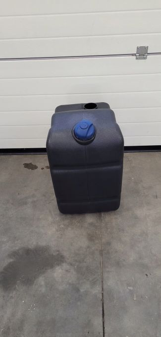 ZBIORNIK AD BLUE VOLVO FH4 21645367 - מכל דלק: תמונה 2 ZBIORNIK AD BLUE VOLVO FH4 21645367 - מכל דלק: תמונה 2