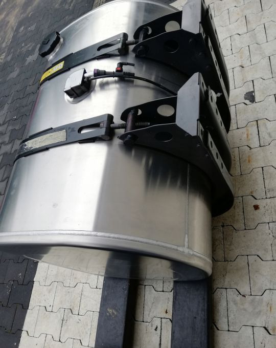 ZBIORNIK PALIWA VOLVO FH4 GAMA RANGE T 365L - מכל דלק עבור משאית: תמונה 2 ZBIORNIK PALIWA VOLVO FH4 GAMA RANGE T 365L - מכל דלק עבור משאית: תמונה 2