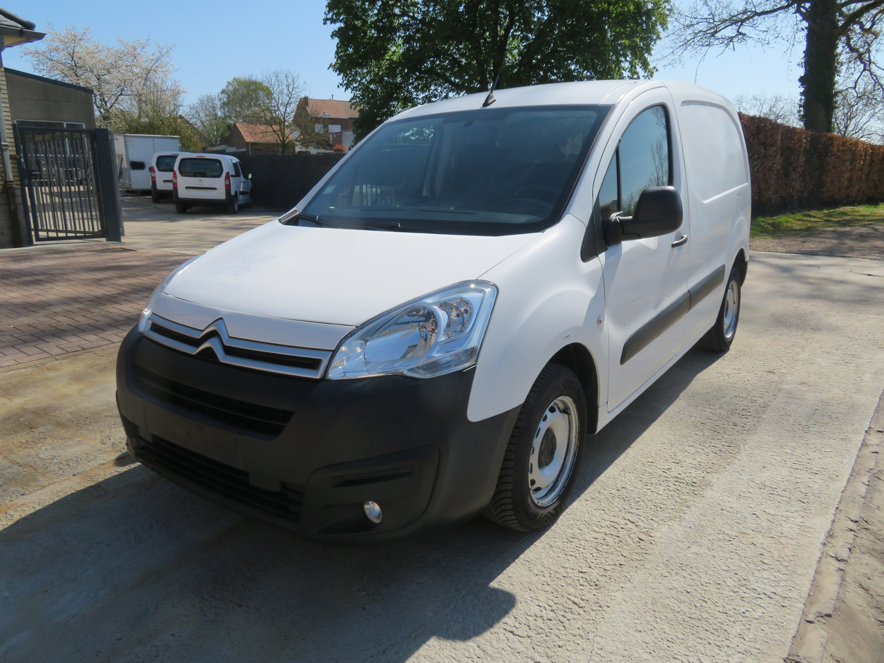 CITROËN Berlingo 1.6 BlueHDi CLUB - כלי רכב מסחרי עם לוח: תמונה 3 CITROËN Berlingo 1.6 BlueHDi CLUB - כלי רכב מסחרי עם לוח: תמונה 3