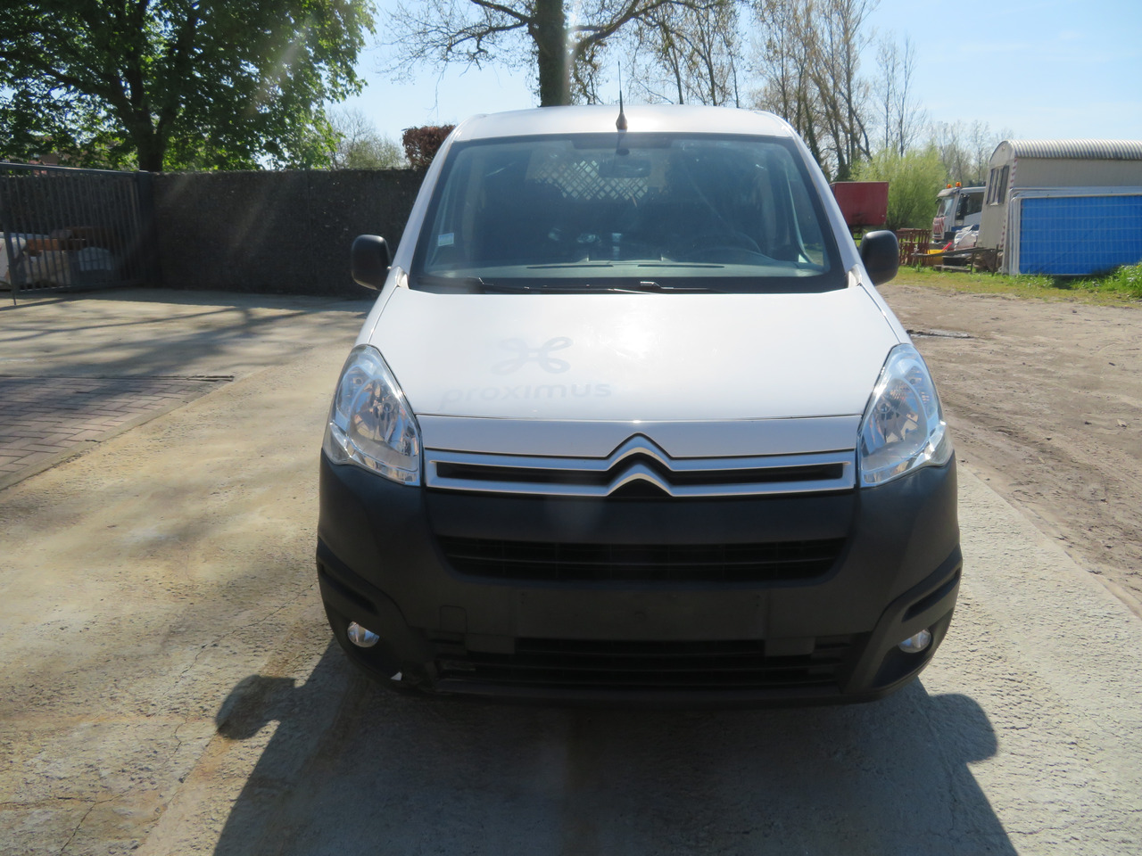 CITROËN Berlingo 1.6 BlueHDi CLUB - כלי רכב מסחרי עם לוח: תמונה 2 CITROËN Berlingo 1.6 BlueHDi CLUB - כלי רכב מסחרי עם לוח: תמונה 2