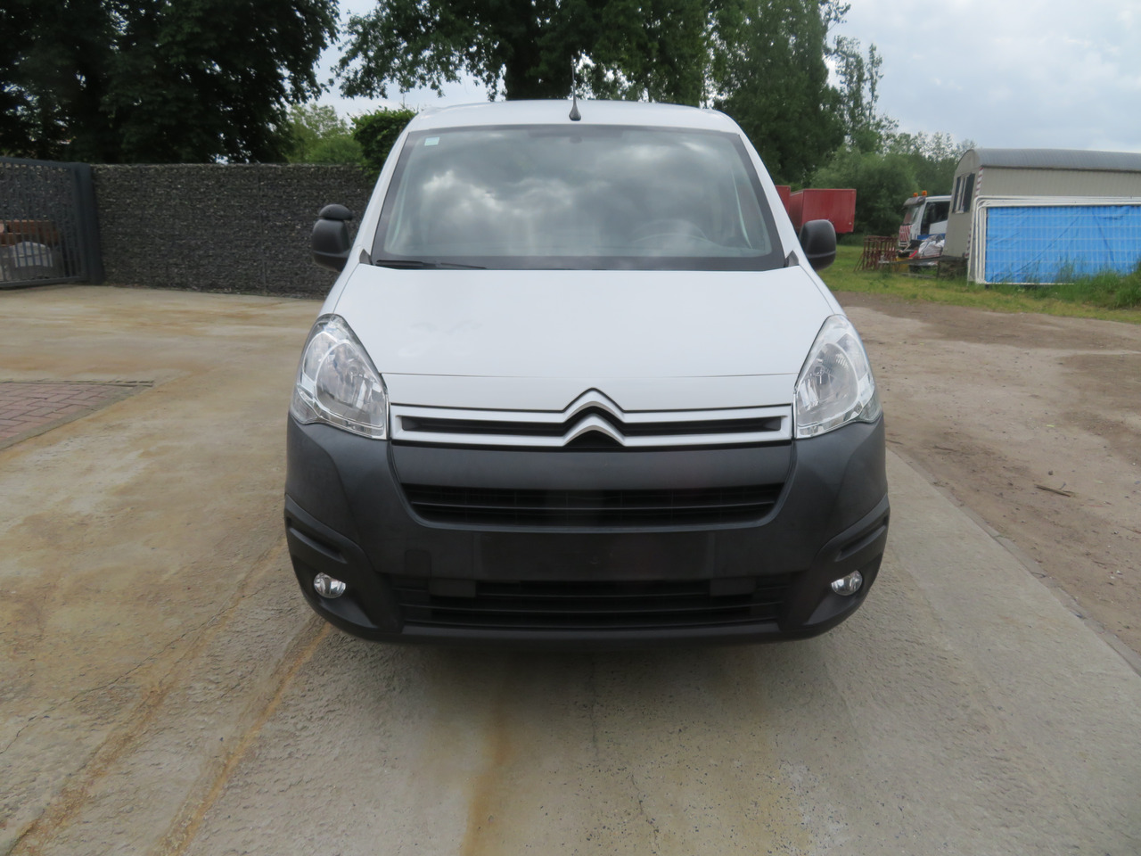CITROËN Berlingo 1.6 BlueHDi CLUB - כלי רכב מסחרי עם לוח: תמונה 2 CITROËN Berlingo 1.6 BlueHDi CLUB - כלי רכב מסחרי עם לוח: תמונה 2