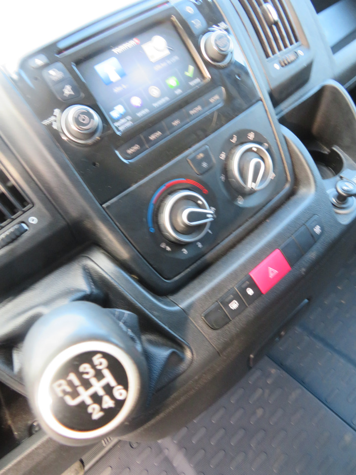 כלי רכב מסחרי עם תיבה Citroën Jumper 2.0 Blue HDi: תמונה 17