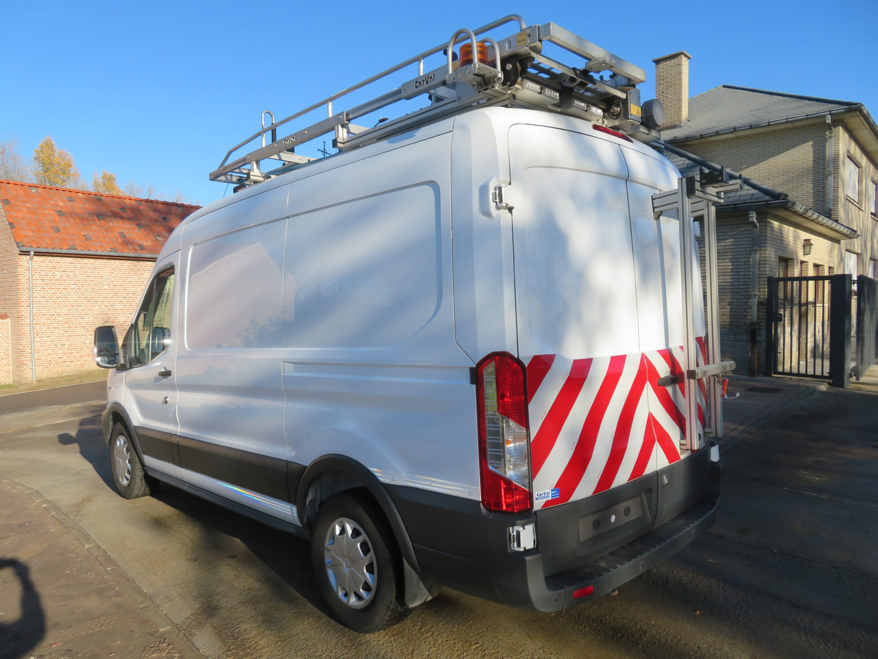 Ford Transit 2.0TDCi - L2H2 - כלי רכב מסחרי עם לוח: תמונה 5 Ford Transit 2.0TDCi - L2H2 - כלי רכב מסחרי עם לוח: תמונה 5