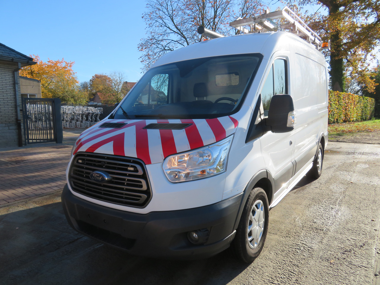 Ford Transit 2.0TDCi L2H2 - כלי רכב מסחרי עם לוח: תמונה 3 Ford Transit 2.0TDCi L2H2 - כלי רכב מסחרי עם לוח: תמונה 3