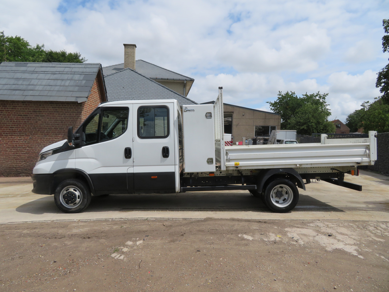 IVECO Daily 35C16 3.0 Dubbel cabine - כלי רכב מסחרי מזהיר, כלי רכב מסחרי קומבי: תמונה 4 IVECO Daily 35C16 3.0 Dubbel cabine - כלי רכב מסחרי מזהיר, כלי רכב מסחרי קומבי: תמונה 4