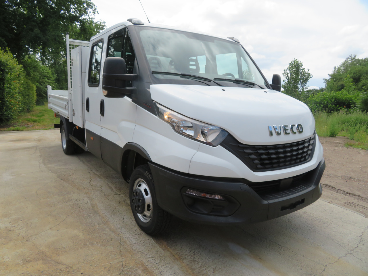 IVECO Daily 35C16 3.0 Dubbel cabine - כלי רכב מסחרי מזהיר, כלי רכב מסחרי קומבי: תמונה 1 IVECO Daily 35C16 3.0 Dubbel cabine - כלי רכב מסחרי מזהיר, כלי רכב מסחרי קומבי: תמונה 1