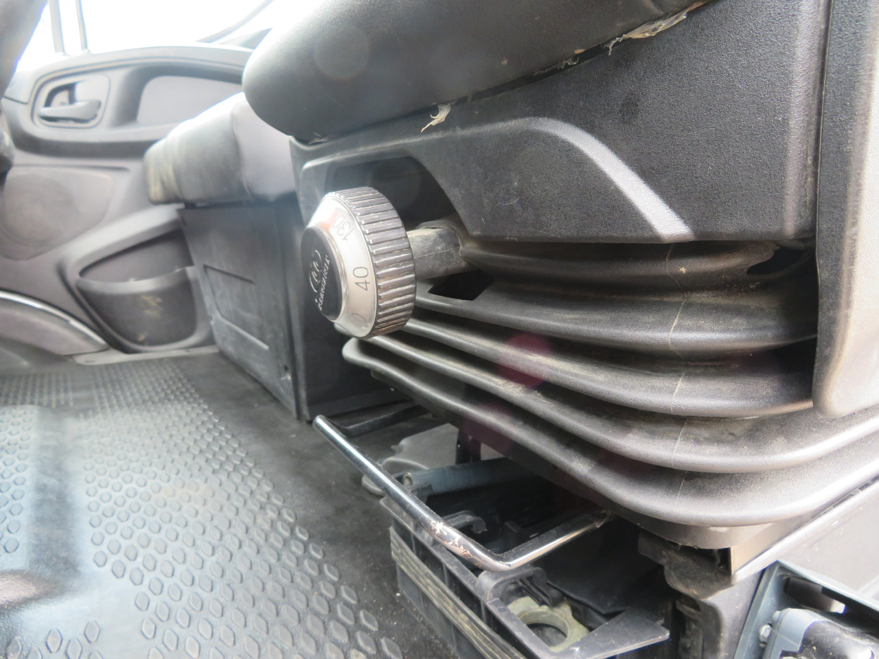 כלי רכב מסחרי מזהיר IVECO Daily 35C16 - 3.0: תמונה 14 כלי רכב מסחרי מזהיר IVECO Daily 35C16 - 3.0: תמונה 14