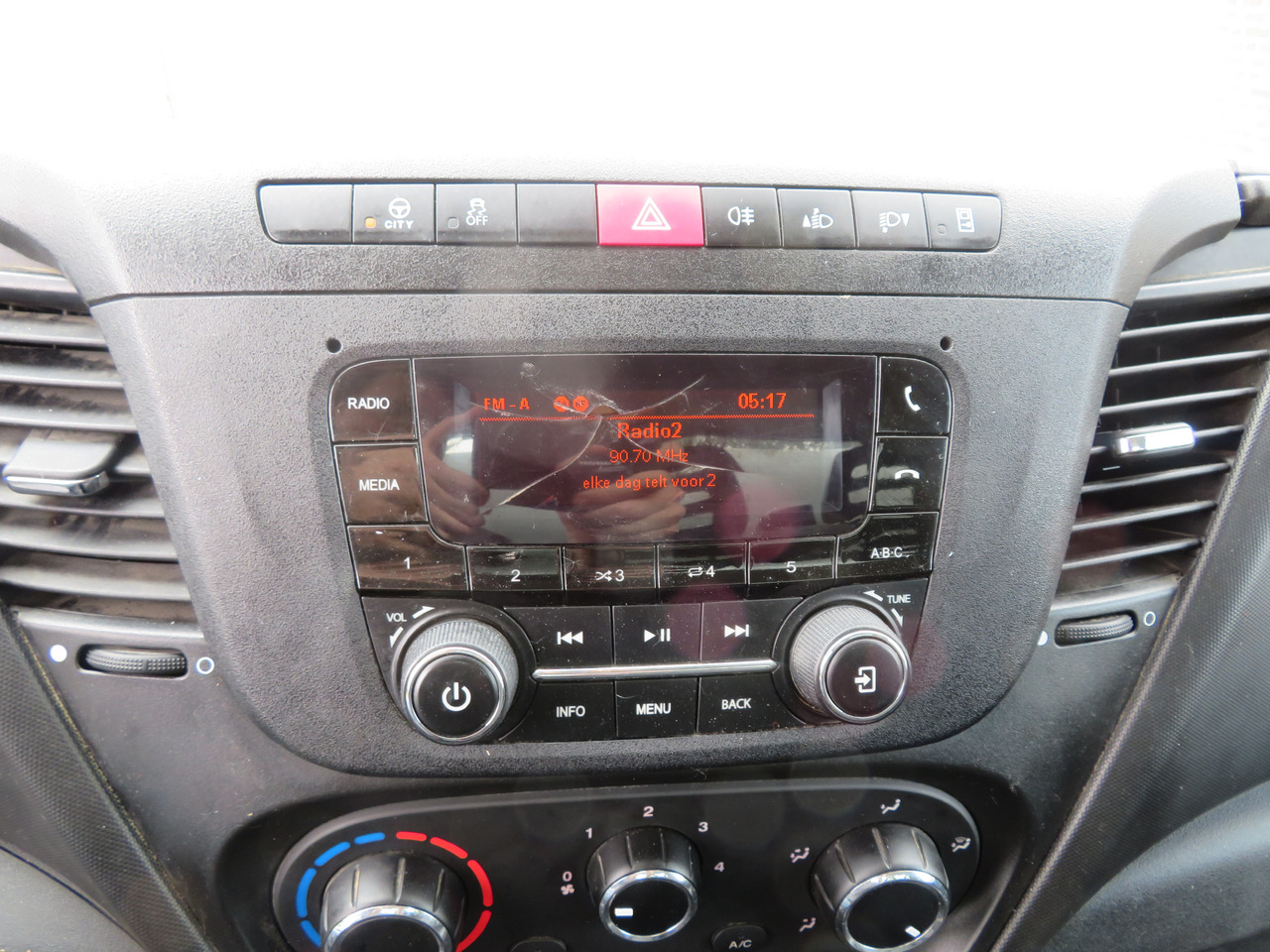 כלי רכב מסחרי מזהיר IVECO Daily 35C16 - 3.0: תמונה 16 כלי רכב מסחרי מזהיר IVECO Daily 35C16 - 3.0: תמונה 16