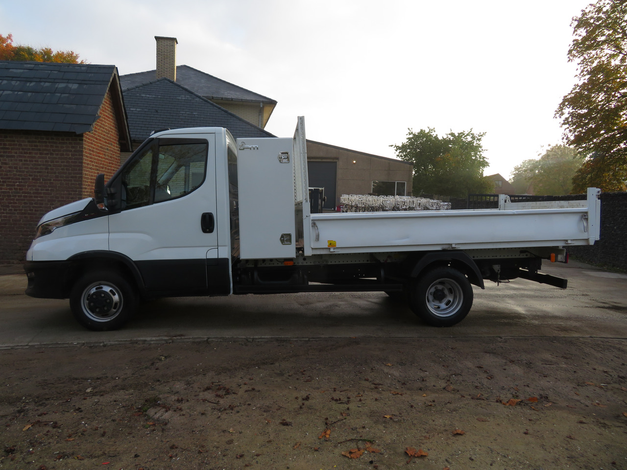 Iveco Daily 35C16 3.0 - L3 - Kipper - כלי רכב מסחרי מזהיר: תמונה 4 Iveco Daily 35C16 3.0 - L3 - Kipper - כלי רכב מסחרי מזהיר: תמונה 4
