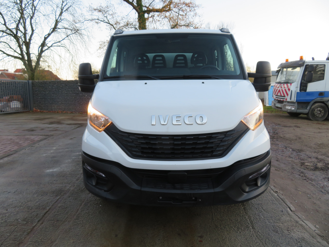 Iveco Daily 35C16 3.0 - כלי רכב מסחרי מזהיר, כלי רכב מסחרי קומבי: תמונה 2 Iveco Daily 35C16 3.0 - כלי רכב מסחרי מזהיר, כלי רכב מסחרי קומבי: תמונה 2